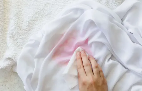 پاک کردن لکه های مختلف از روی لباس و پارچه